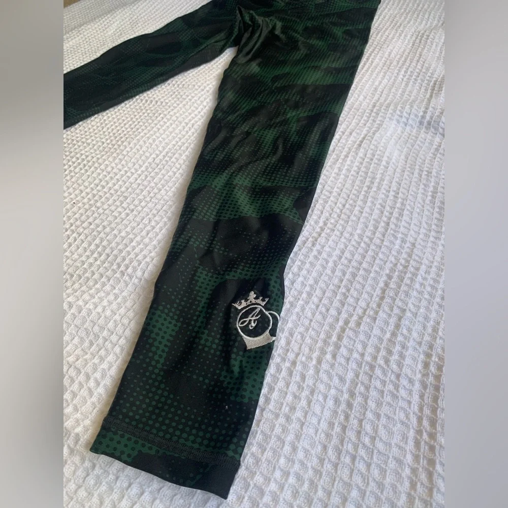 BootyQueen Apparel Women’s Green Black Dotted Camo Workout Gym Leggings - Size L